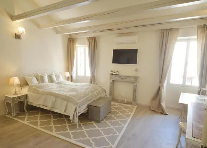 Charming Attic Appartamento Rovigno
